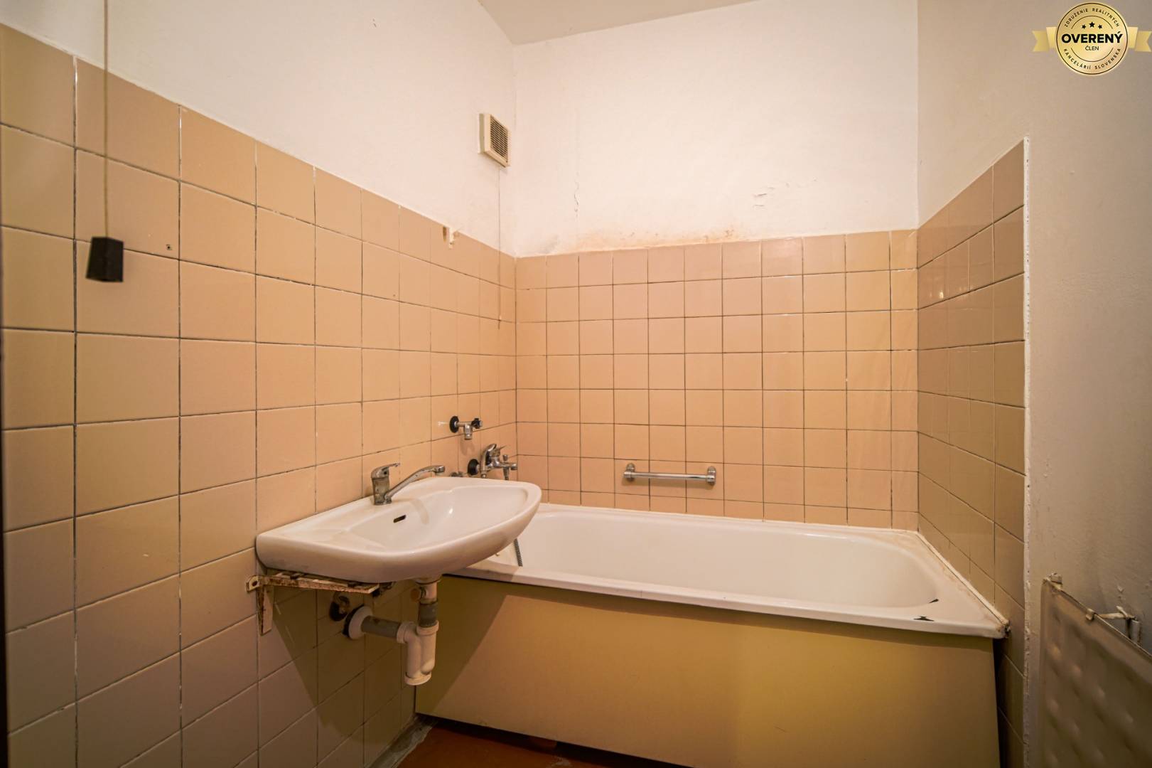 3-izbový byt na predaj Modra Komenského kúpeľňa