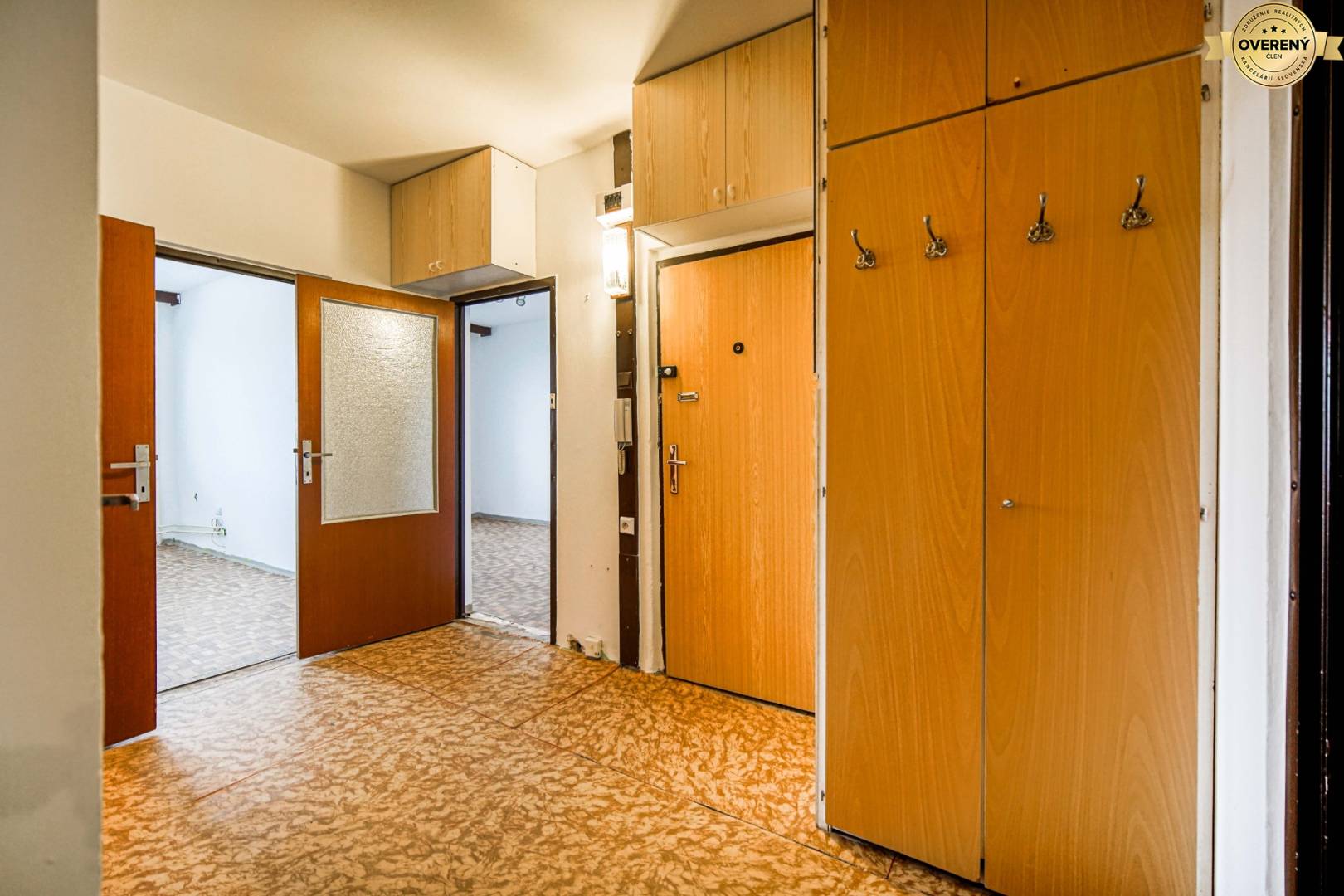 3-izbový byt na predaj Modra Komenského chodba