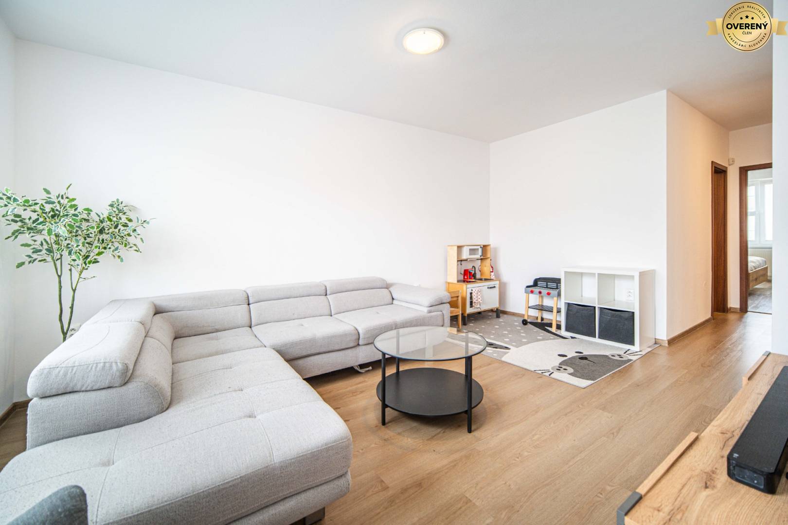 3-izbový byt Pezinok Muškát obývačka