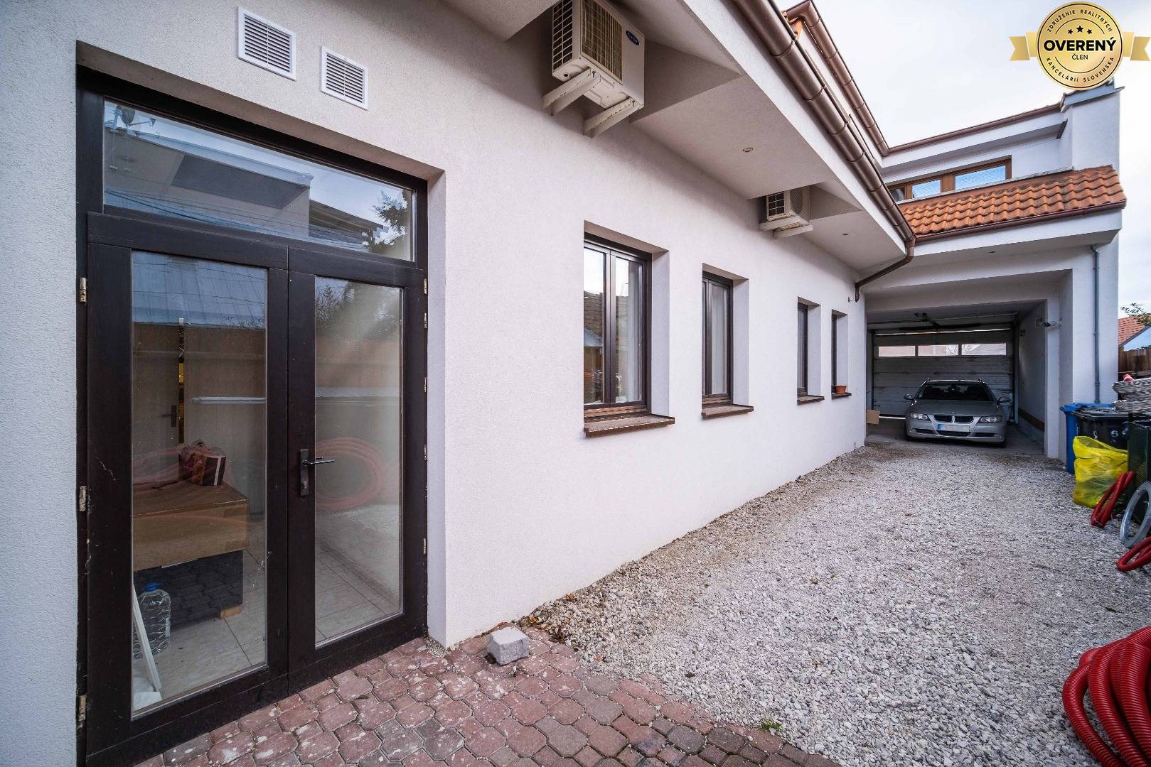 Rodinný dom Pezinok Grinava na predaj - vchod