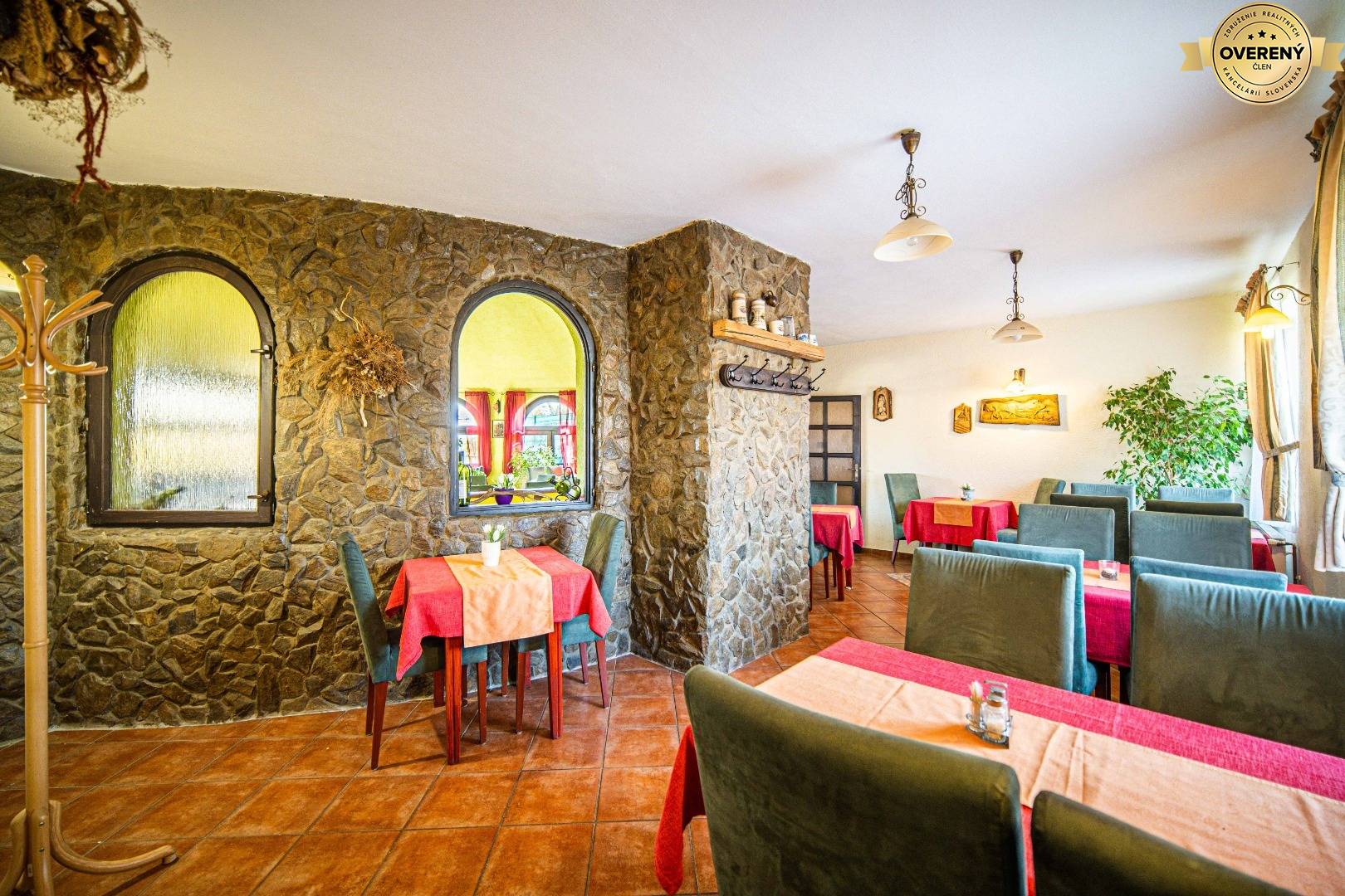 PRENÁJOM OBJEKTU REŠTAURÁCIE - SALÓNIK