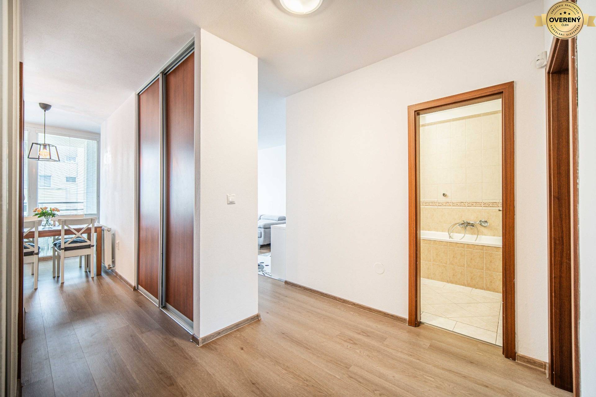 3-izbový byt Pezinok Muškát chodba
