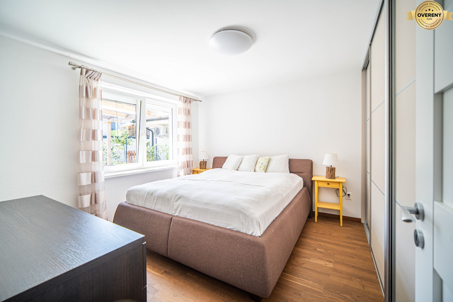 Novostavba 4i bungalov na predaj Vinosady spálňa