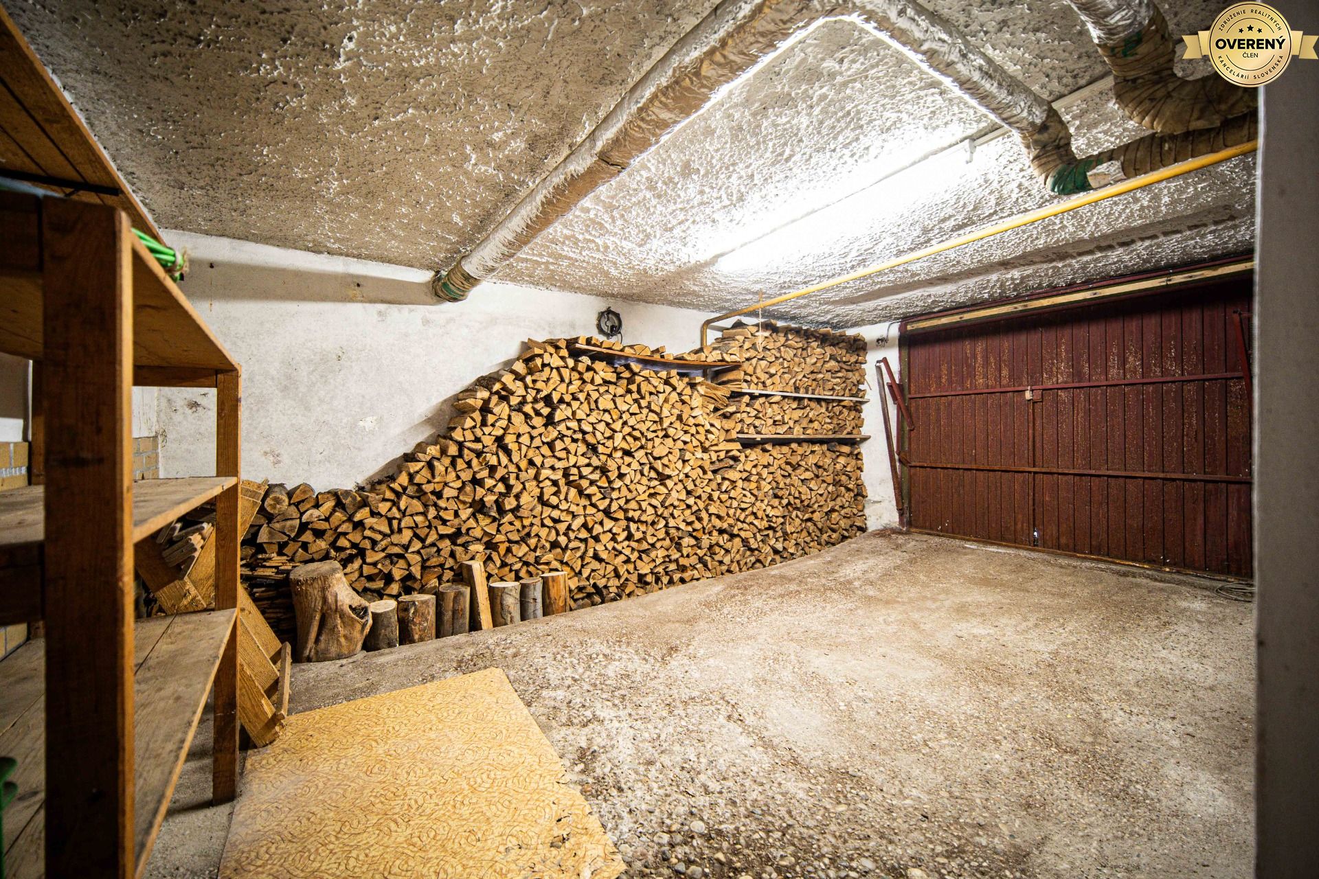 Rodinný dom na predaj Limbach - garáž