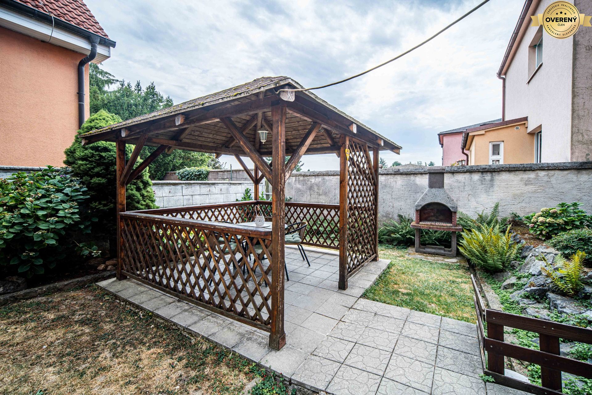 Rodinný dom na predaj Limbach - altánok